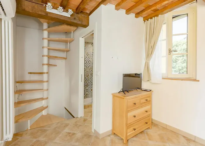 Casal Delle Rondini בית נופש לוקה