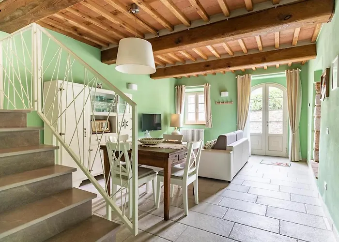 בית נופש Casal Delle Rondini לוקה